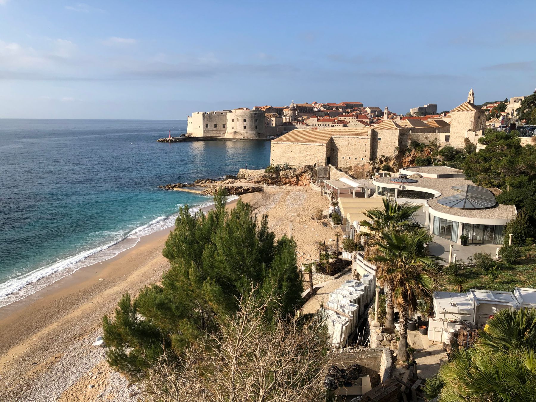 Le mura di Dubrovnik sul mare Adriatico